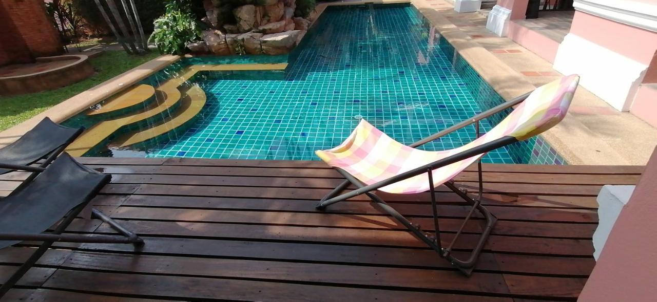 พระตำหนักวิลล่า 10 ห้องนอน พร้อมสระว่ายน้ำส่วนตัว Pattaya Exteriér fotografie